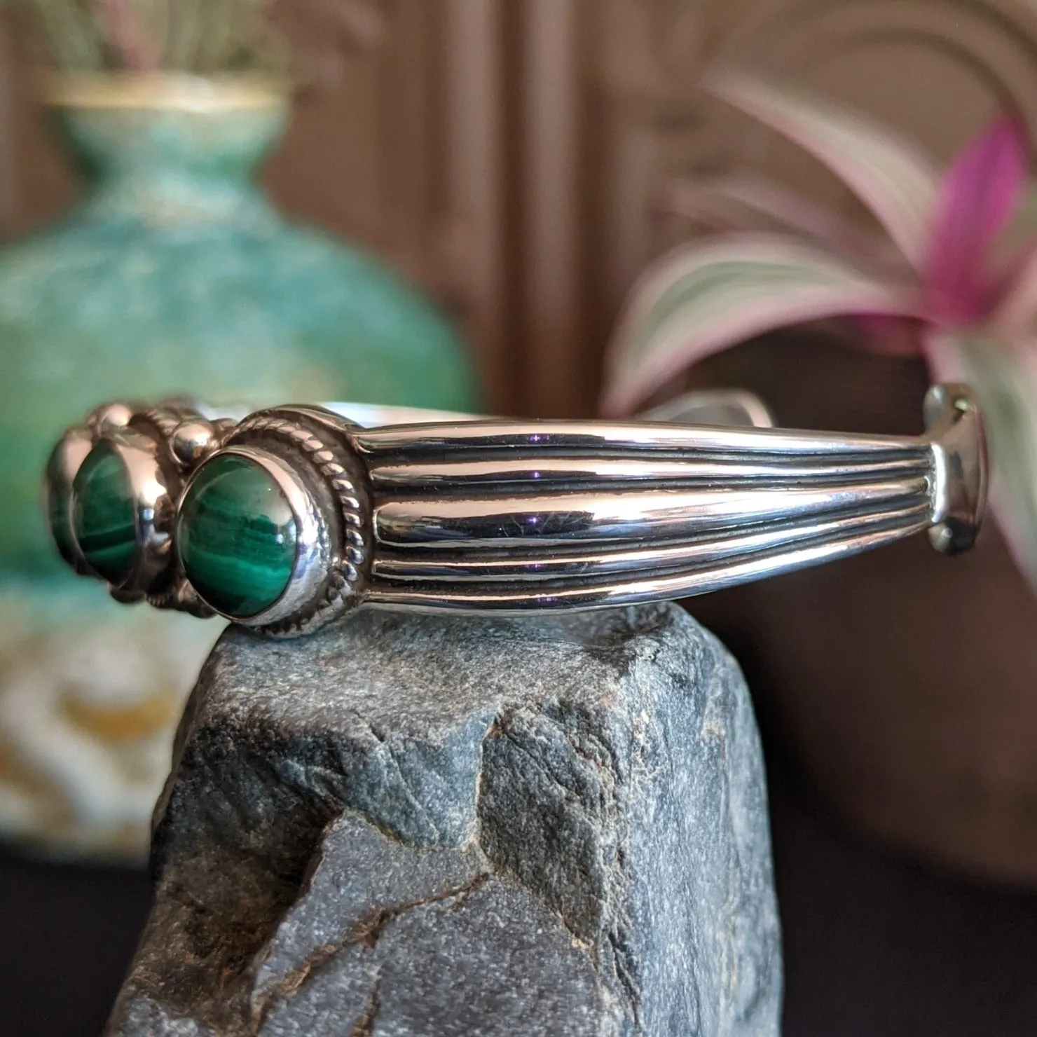 Quintuple Malachite Sterling Silver Cuff designed by Elgin Tom GJ-BRC-0055
